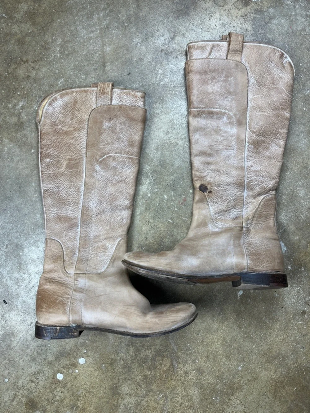 Frye Paige Tall Leather Riding Boots in Light Taupe (with flaw) Size: 9 1/2B